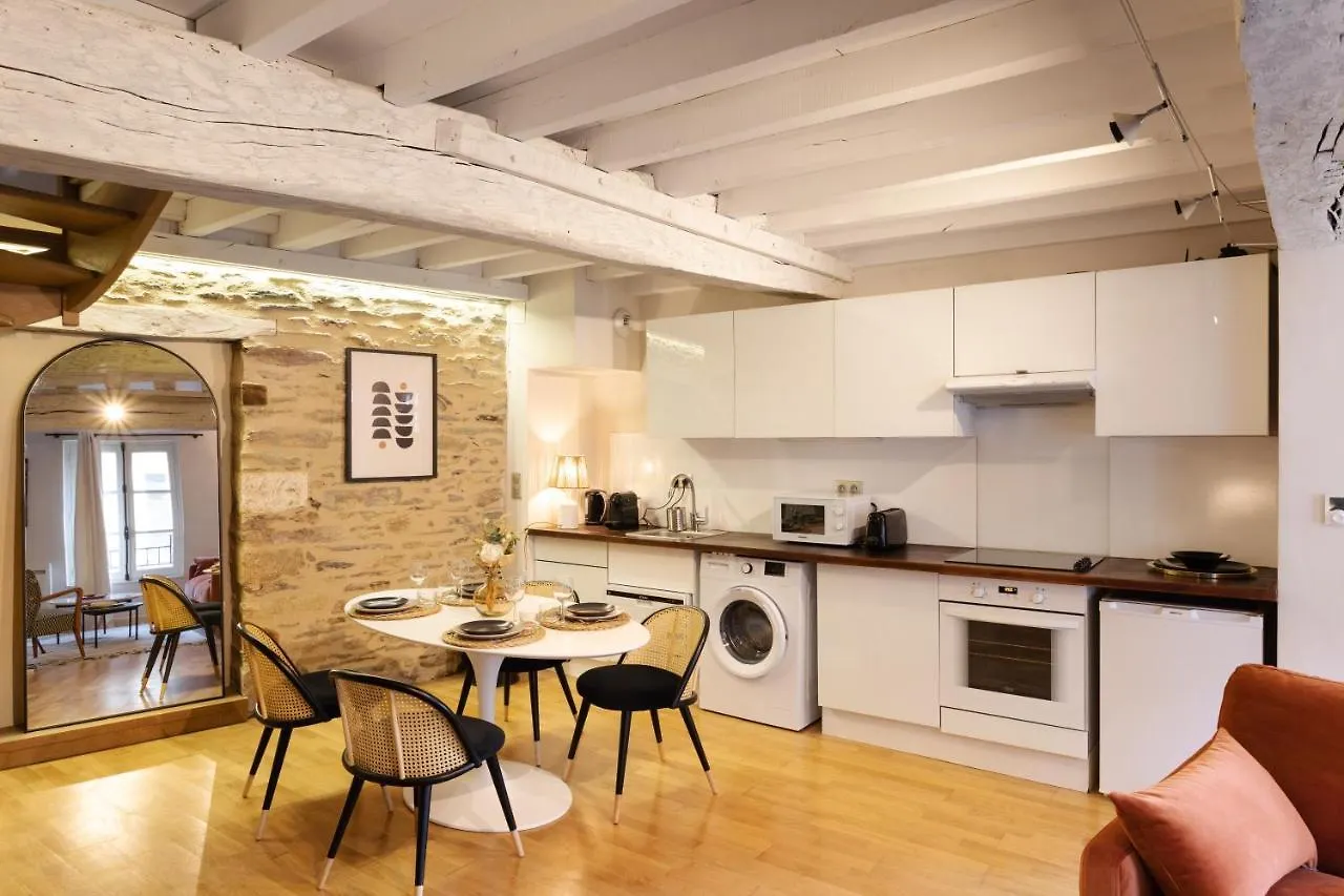 La Tourelle & L'Honore - 2 Appartements Dans Le Centre Historique De Rennes Apartment