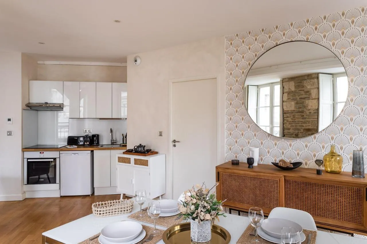 La Tourelle & L'Honore - 2 Appartements Dans Le Centre Historique De Rennes