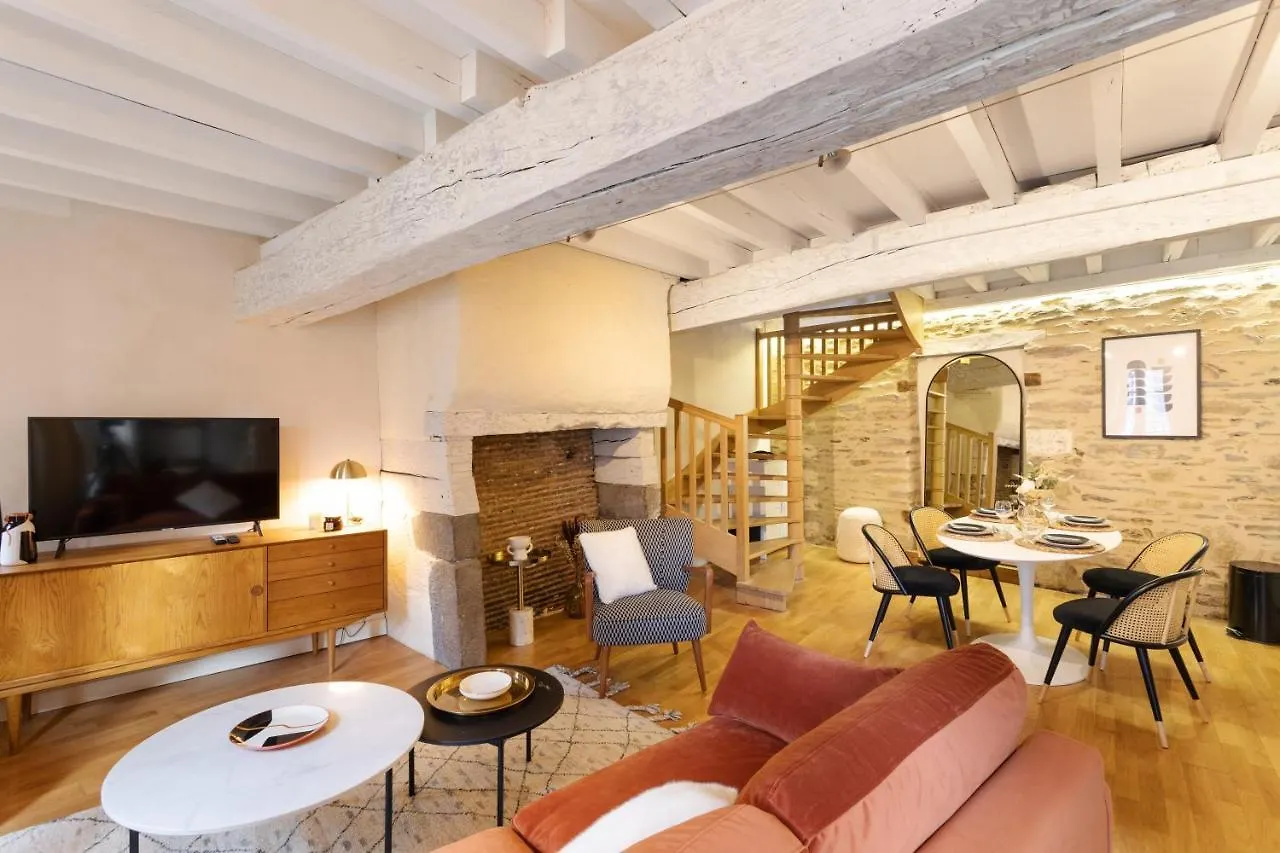 La Tourelle & L'Honore - 2 Appartements Dans Le Centre Historique De Rennes