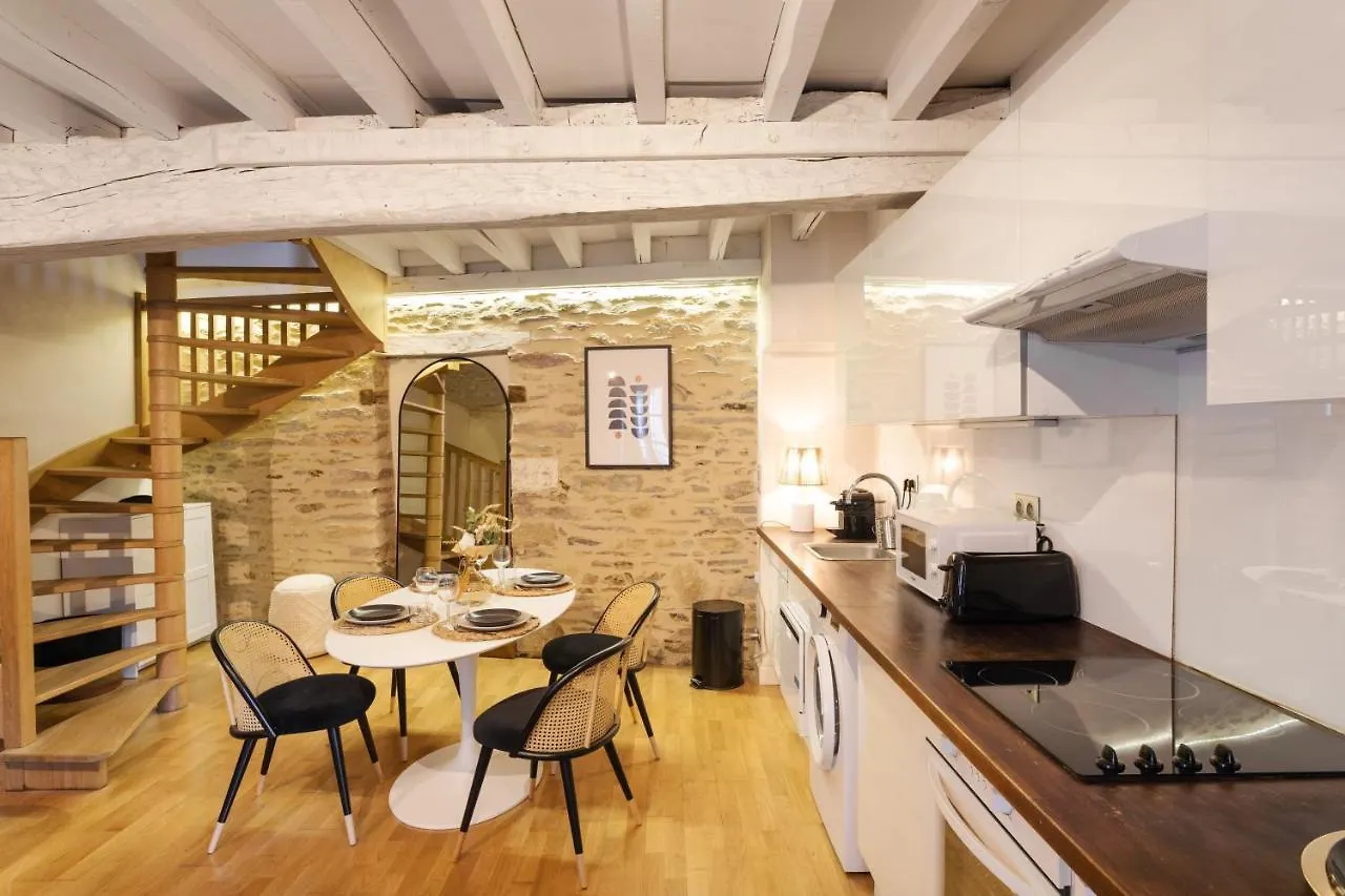 La Tourelle & L'Honore - 2 Appartements Dans Le Centre Historique De Rennes